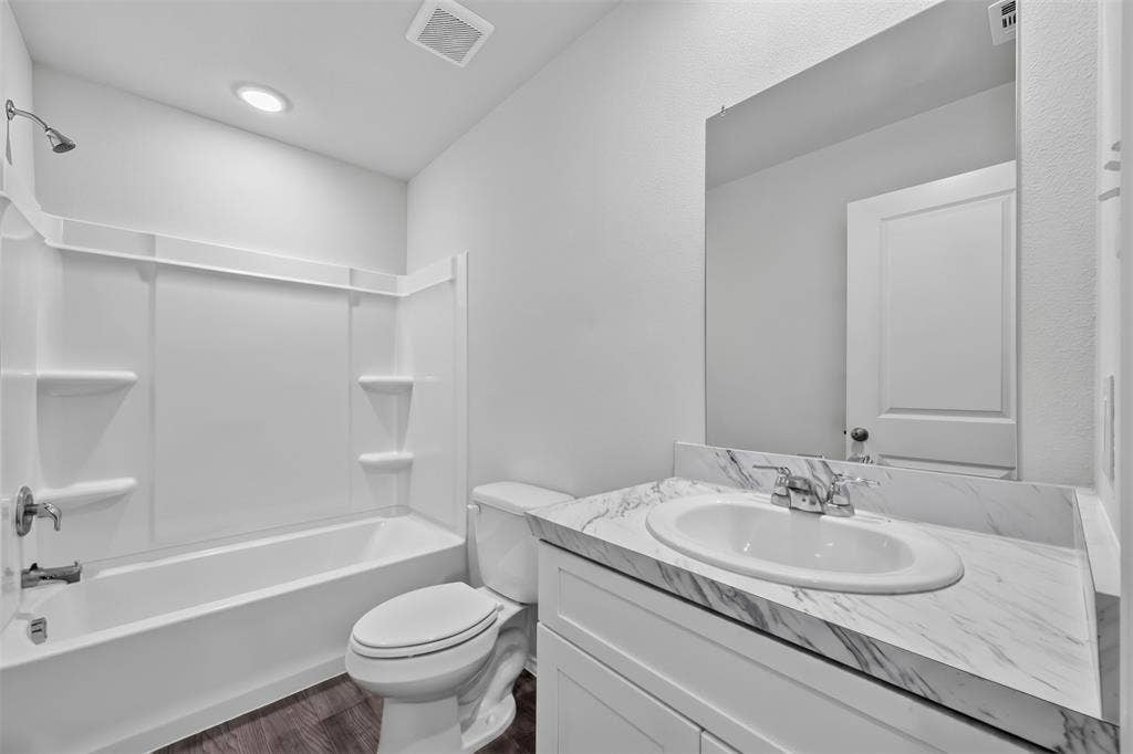 7335 Mistletoe Trail, Granbury, TX 76048 7335 Mistletoe Trail, Granbury, TX 76048