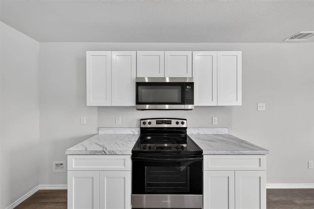 7335 Mistletoe Trail, Granbury, TX 76048 7335 Mistletoe Trail, Granbury, TX 76048