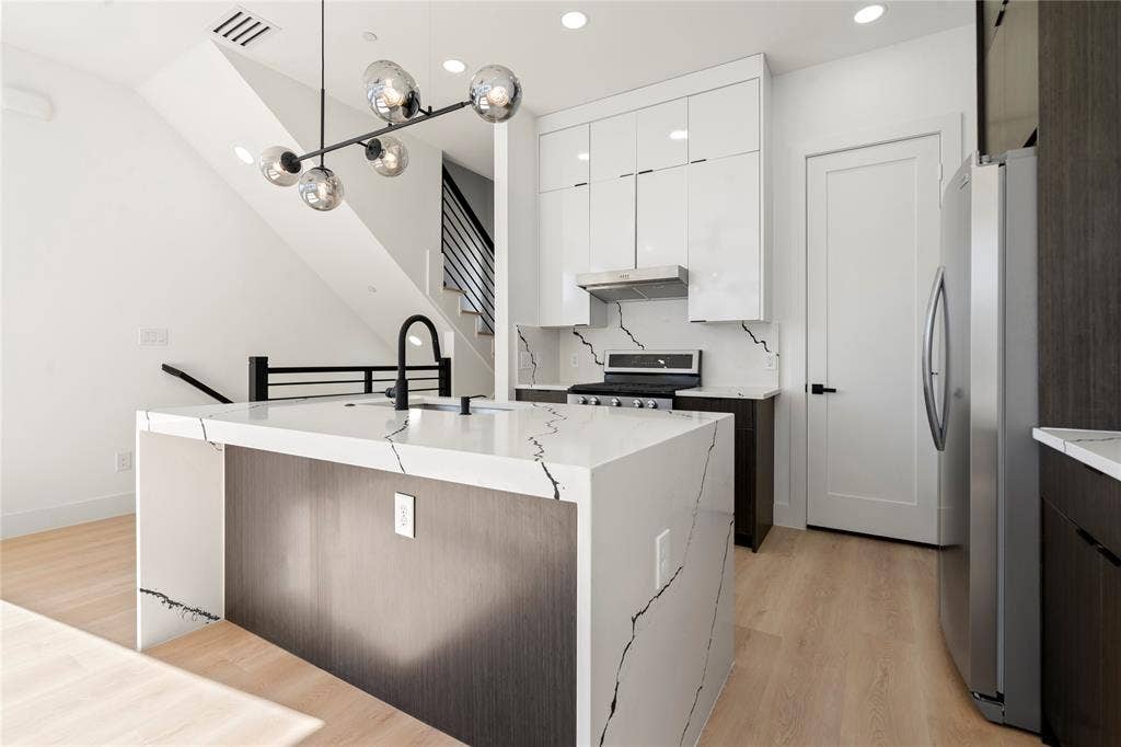 2019 California Drive, #204, Dallas, TX 75204
