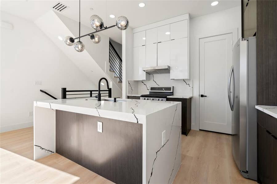 Property photo for 2019 California Drive, #204, Dallas, TX