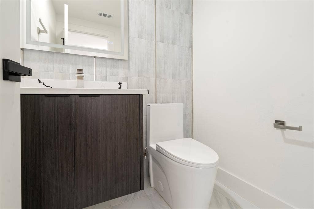 2019 California Drive, #204, Dallas, TX 75204