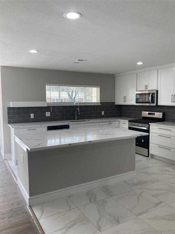 1817 Puritan Drive, Irving, TX 75061 1817 Puritan Drive, Irving, TX 75061