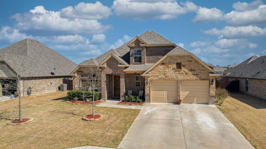 Property photo for 128 Breeders Drive, Willow Park, TX