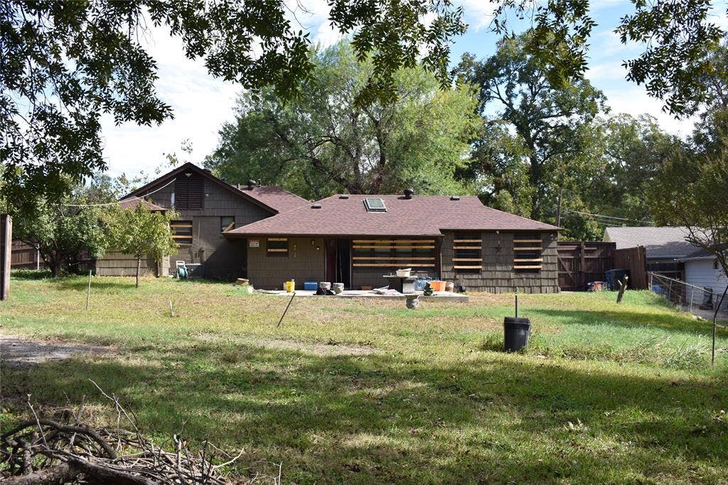 3923 Lawnview Avenue, Dallas, TX 75227