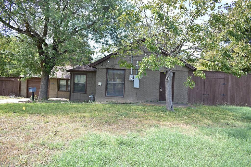 3923 Lawnview Avenue, Dallas, TX 75227