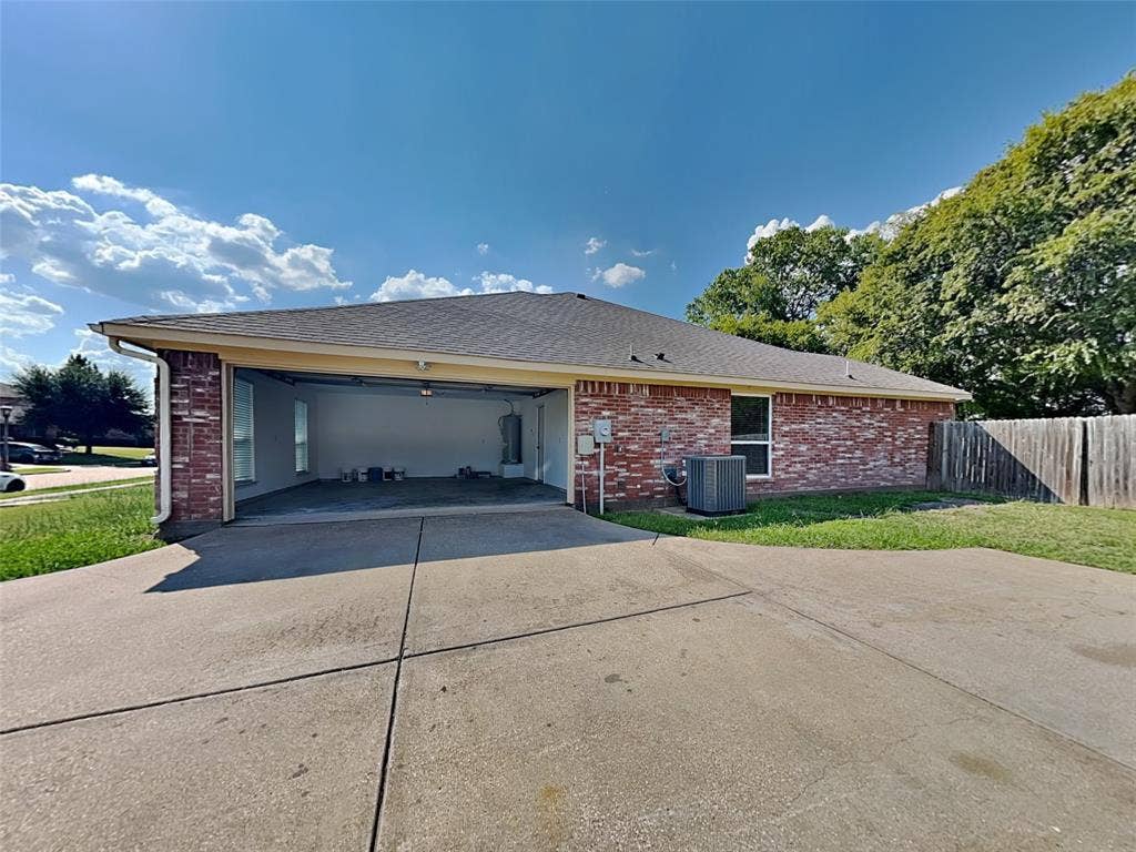 217 Richard Lane, Red Oak, TX 75154