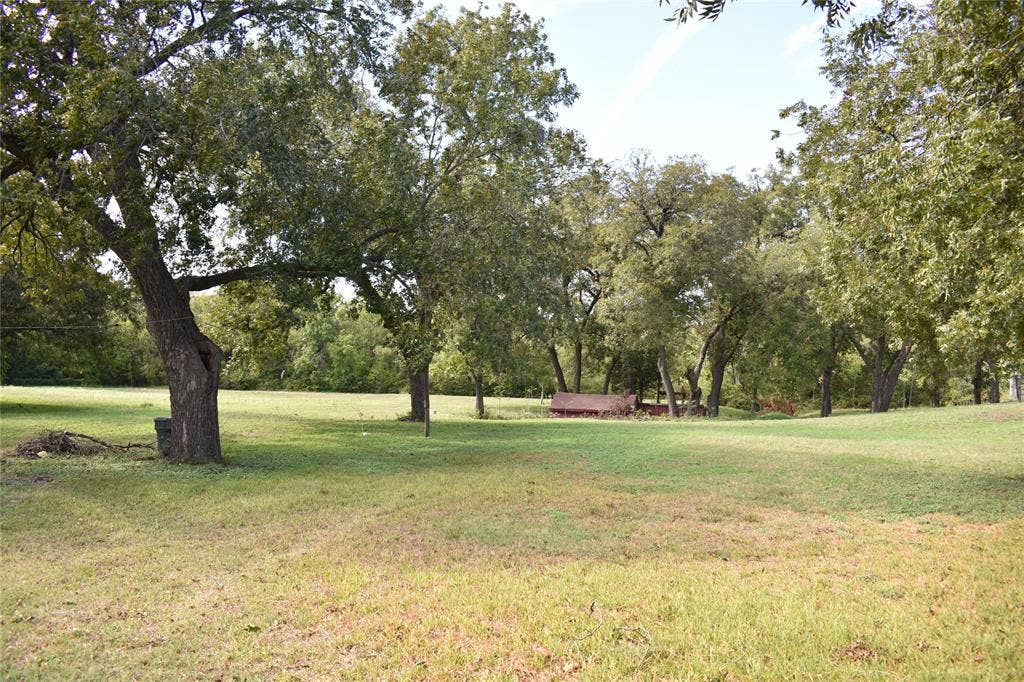 3933 Lawnview Avenue, Dallas, TX 75227 3933 Lawnview Avenue, Dallas, TX 75227