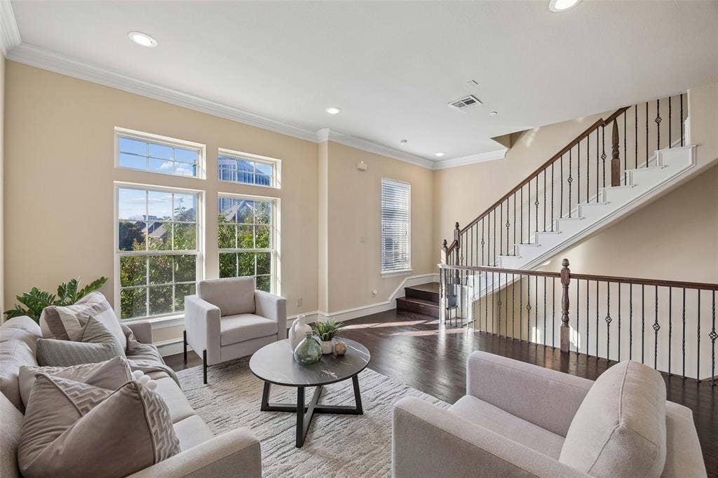 4085 Winsor Drive, Farmers Branch, TX 75244 4085 Winsor Drive, Farmers Branch, TX 75244