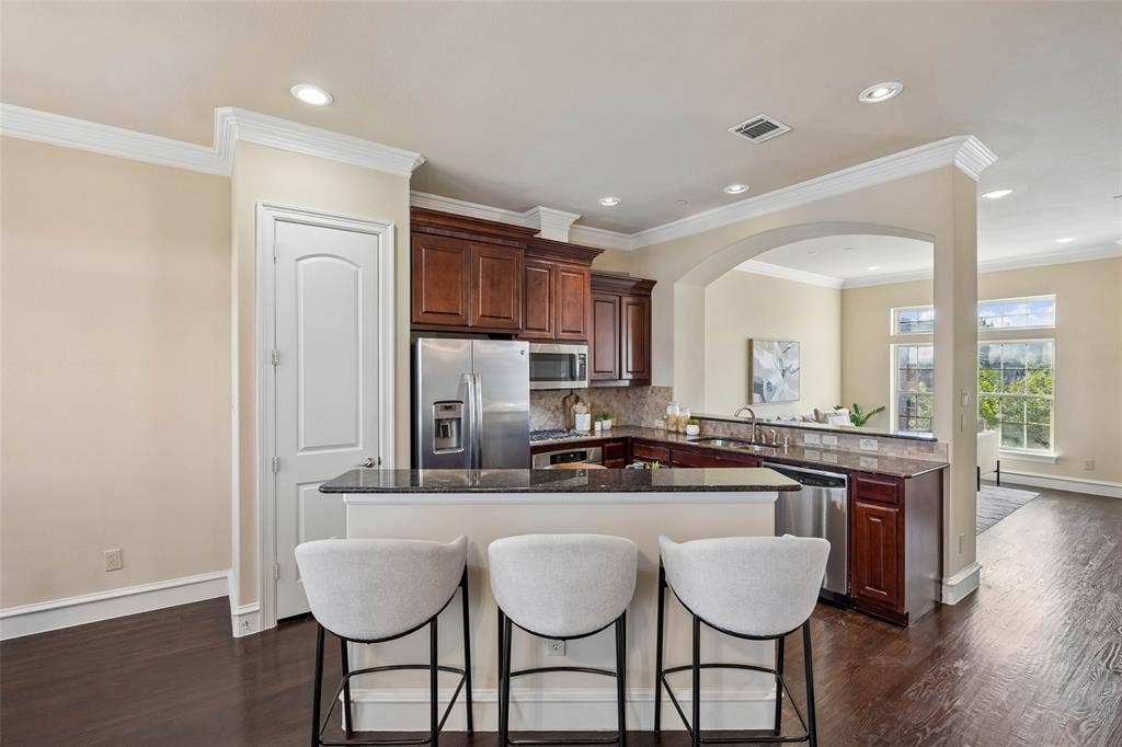 4085 Winsor Drive, Farmers Branch, TX 75244 4085 Winsor Drive, Farmers Branch, TX 75244