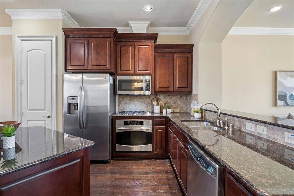 4085 Winsor Drive, Farmers Branch, TX 75244 4085 Winsor Drive, Farmers Branch, TX 75244