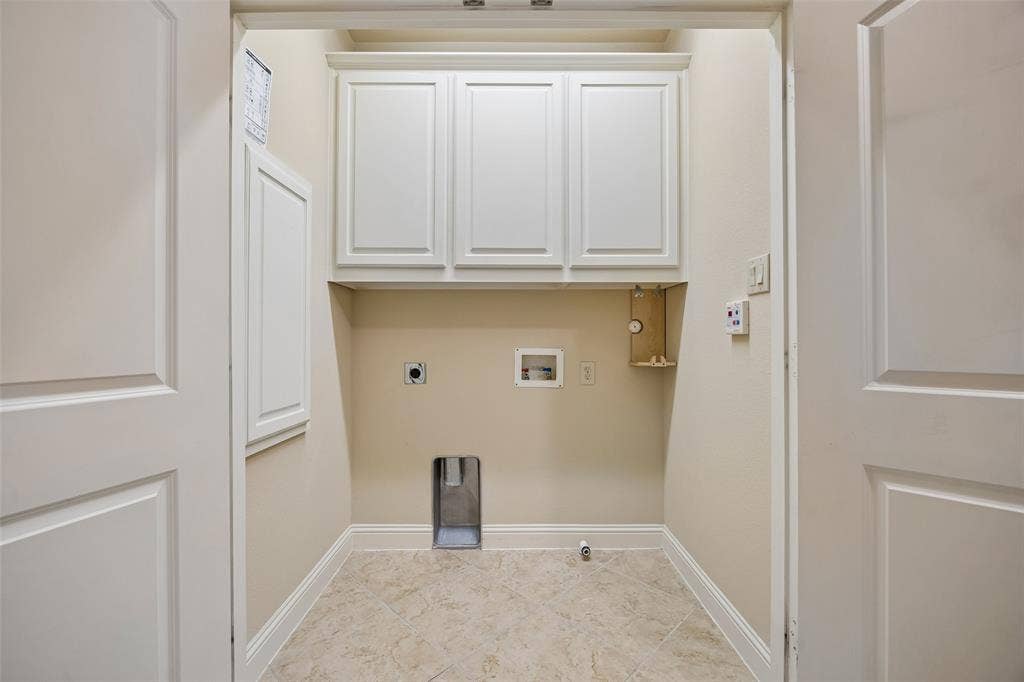 4085 Winsor Drive, Farmers Branch, TX 75244 4085 Winsor Drive, Farmers Branch, TX 75244