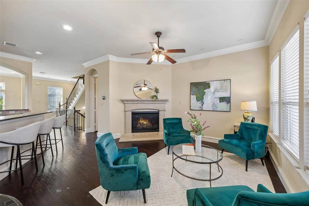 4085 Winsor Drive, Farmers Branch, TX 75244 4085 Winsor Drive, Farmers Branch, TX 75244