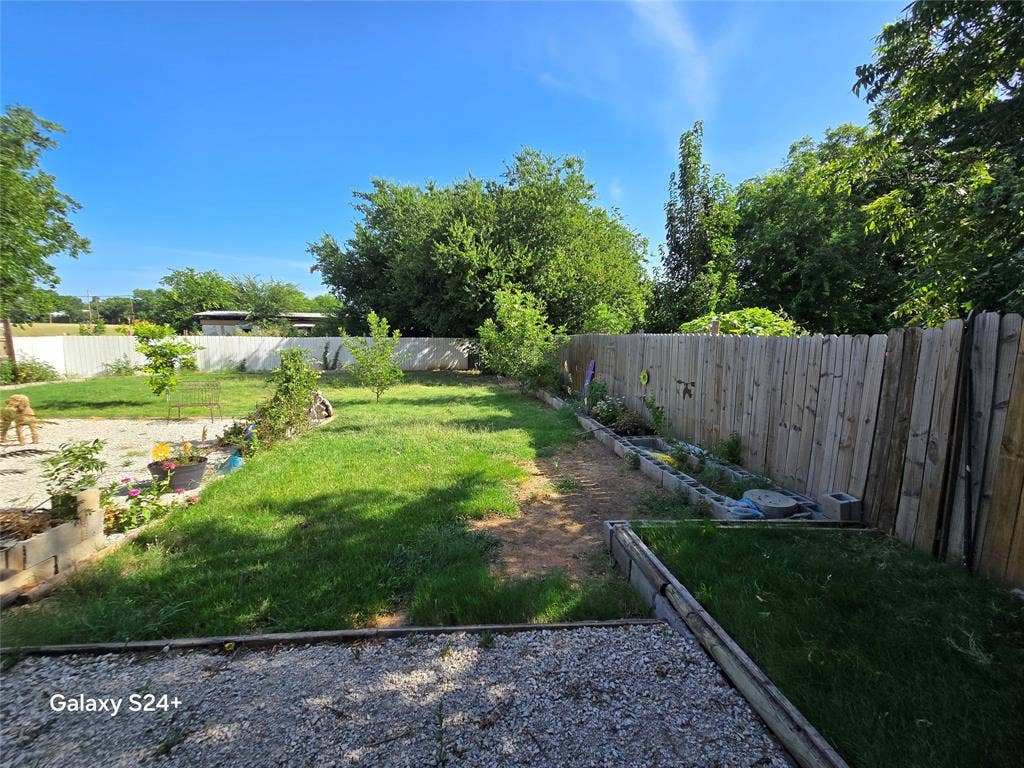 121 Peach, Graford, TX 76449