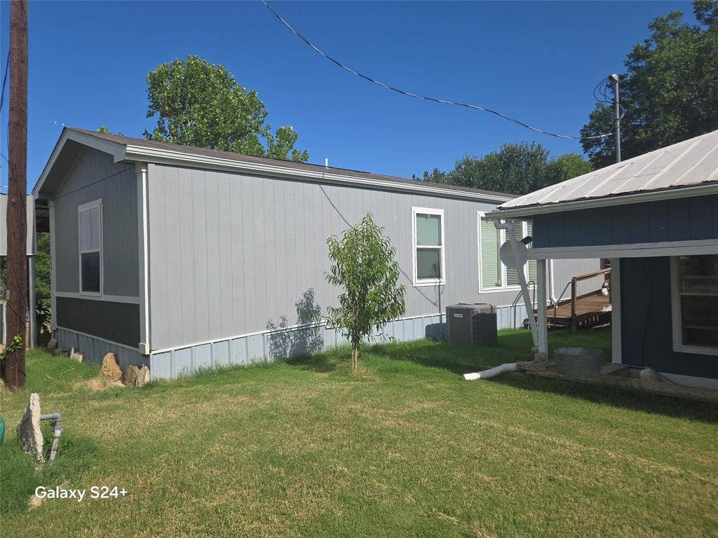 121 Peach, Graford, TX 76449