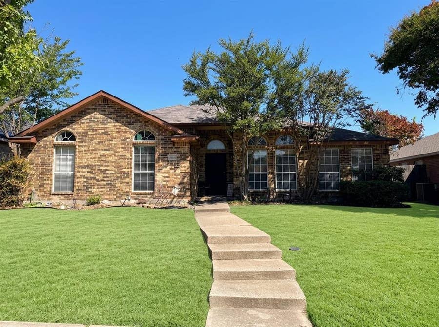 Property photo for 2306 Summit Drive, McKinney, TX