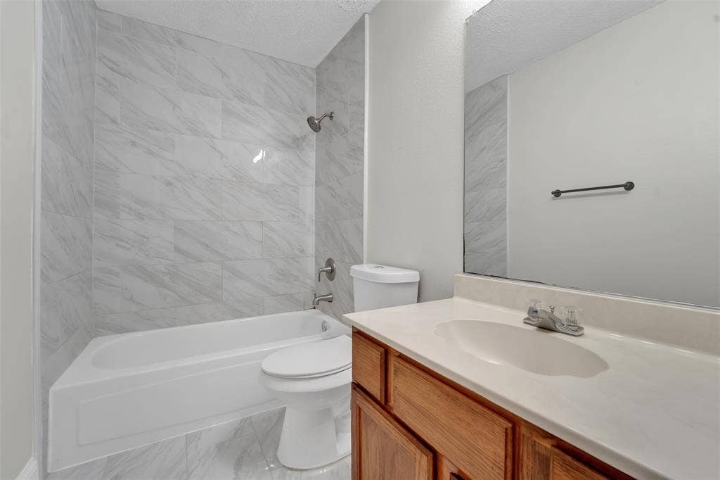 1410 Post Oak Drive, Rowlett, TX 75089 1410 Post Oak Drive, Rowlett, TX 75089