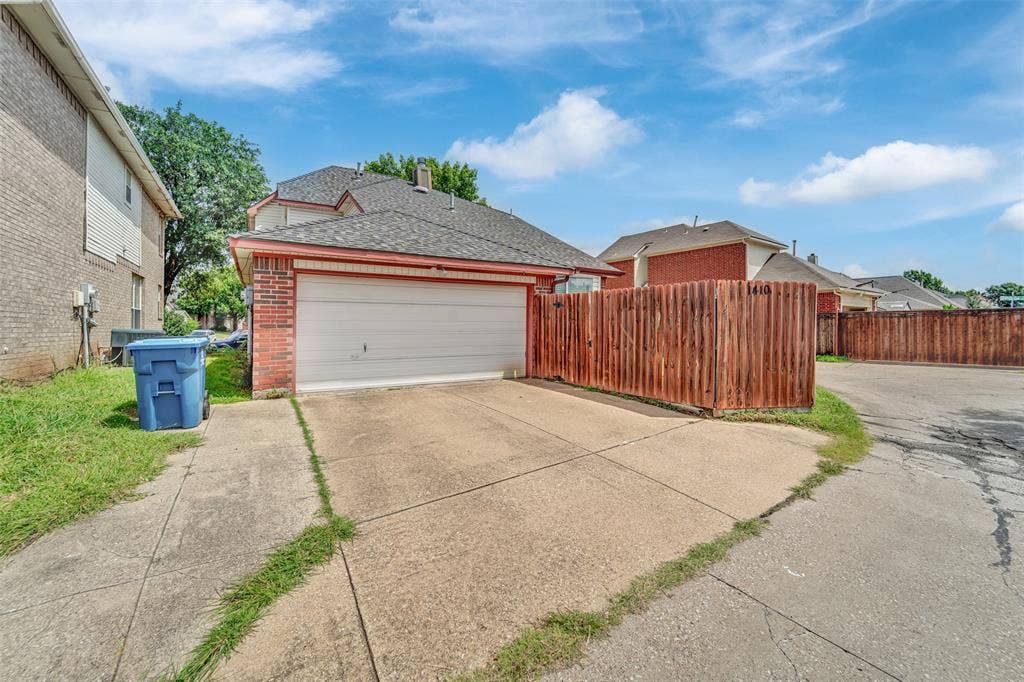 1410 Post Oak Drive, Rowlett, TX 75089 1410 Post Oak Drive, Rowlett, TX 75089