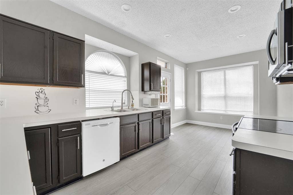 1410 Post Oak Drive, Rowlett, TX 75089 1410 Post Oak Drive, Rowlett, TX 75089
