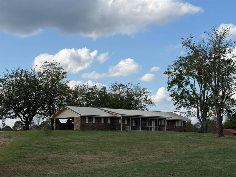 Property photo for 4426 Texas Highway 37 S, Clarksville, TX