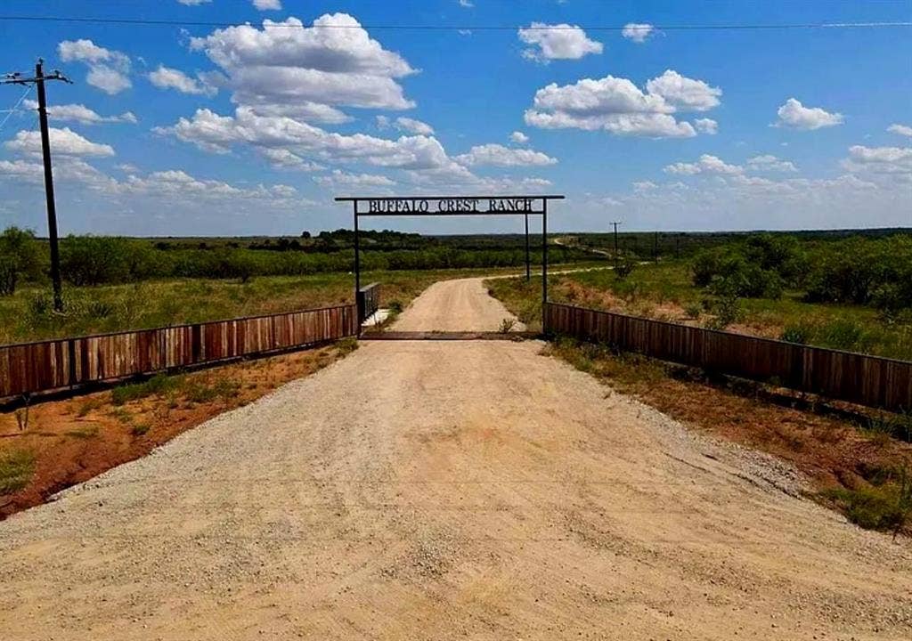 5 Barry Road, Henrietta, TX 76365