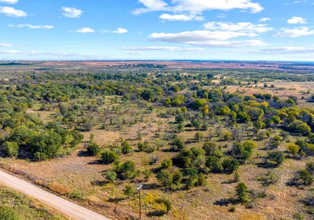 5 Barry Road, Henrietta, TX 76365
