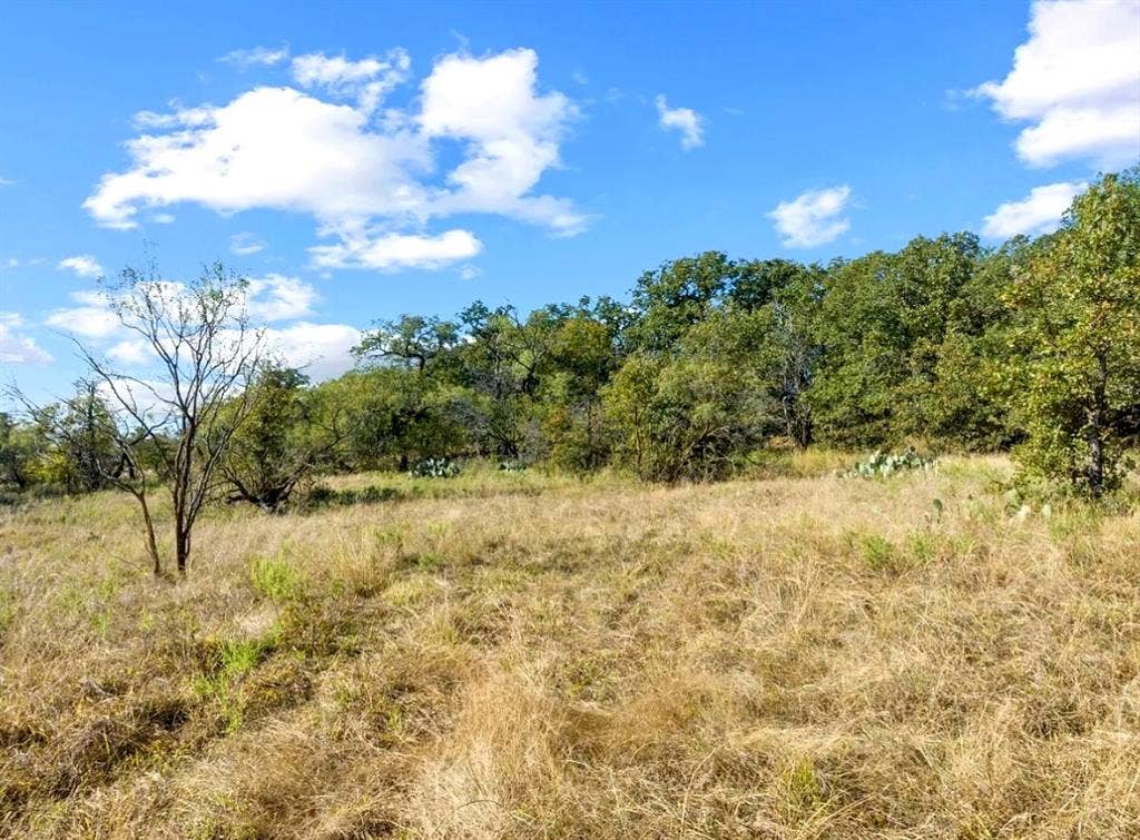 5 Barry Road, Henrietta, TX 76365