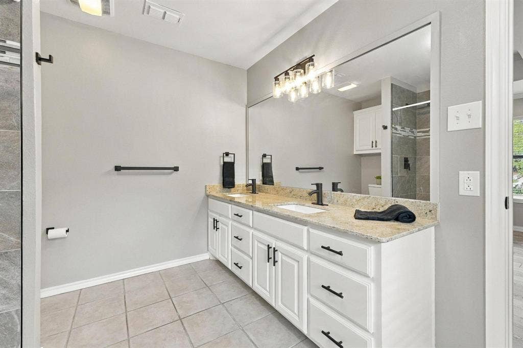 938 Amsden Street, Denison, TX 75020
