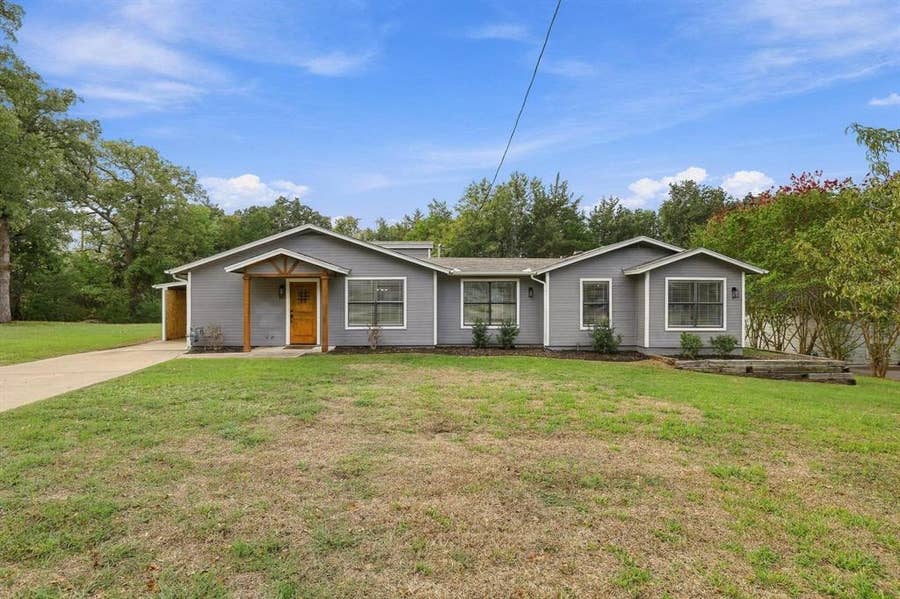 Property photo for 938 Amsden Street, Denison, TX