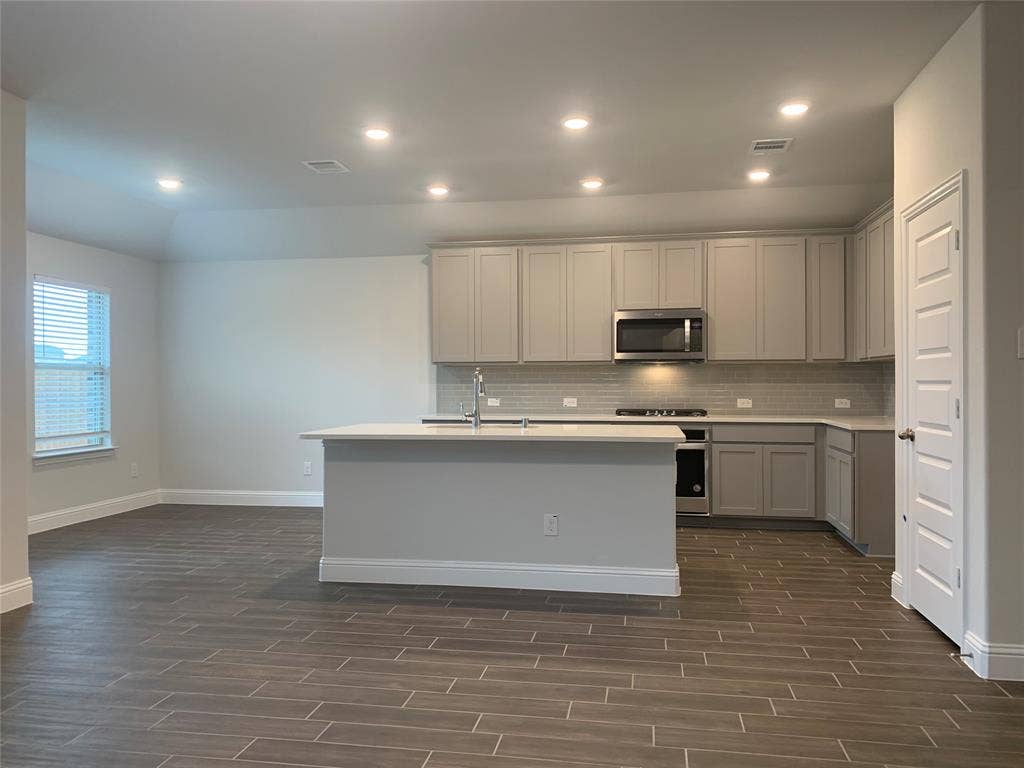 765 Knoxbridge Road, Forney, TX 75126 765 Knoxbridge Road, Forney, TX 75126