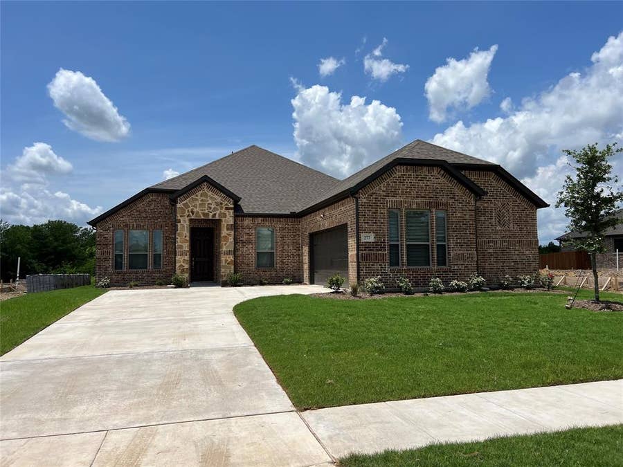 Property photo for 277 Middlefield Drive, Red Oak, TX