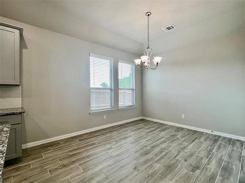 277 Middlefield Drive, Red Oak, TX 75154