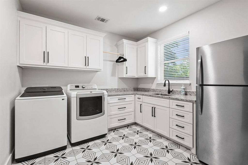 2214 Norwood Street, Sherman, TX 75092 2214 Norwood Street, Sherman, TX 75092