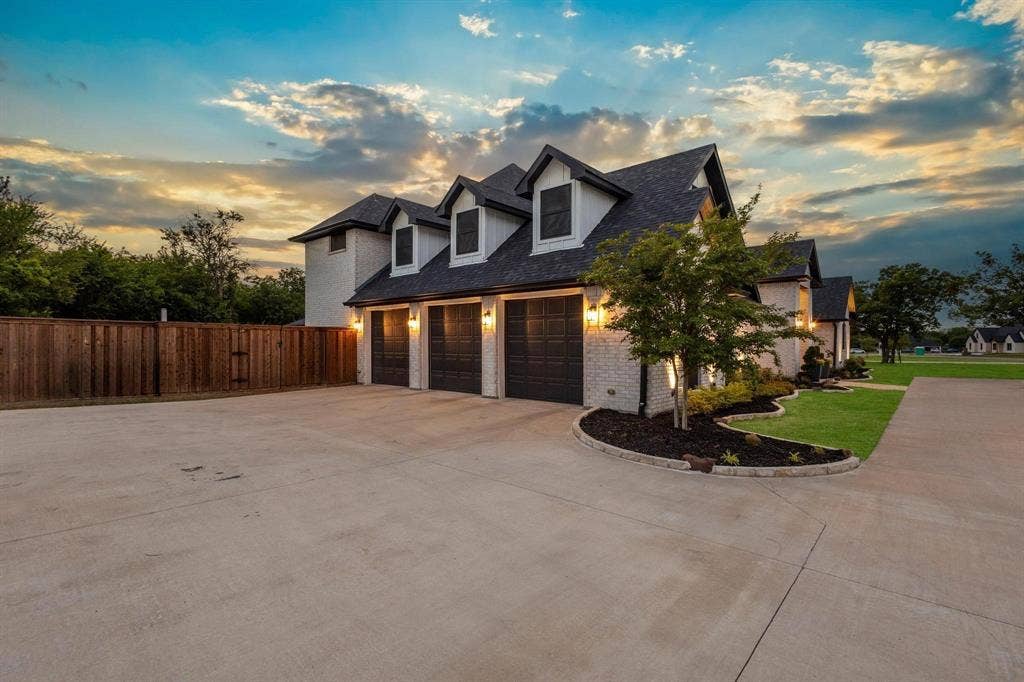 2214 Norwood Street, Sherman, TX 75092 2214 Norwood Street, Sherman, TX 75092