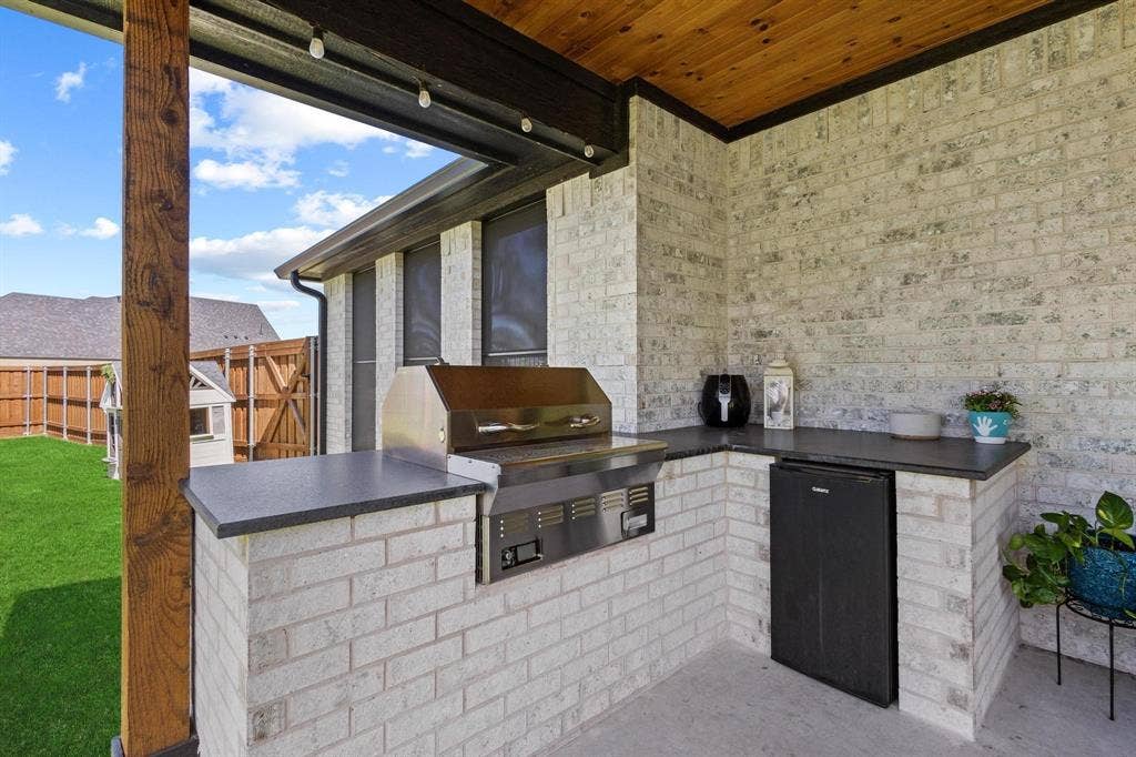 2214 Norwood Street, Sherman, TX 75092 2214 Norwood Street, Sherman, TX 75092