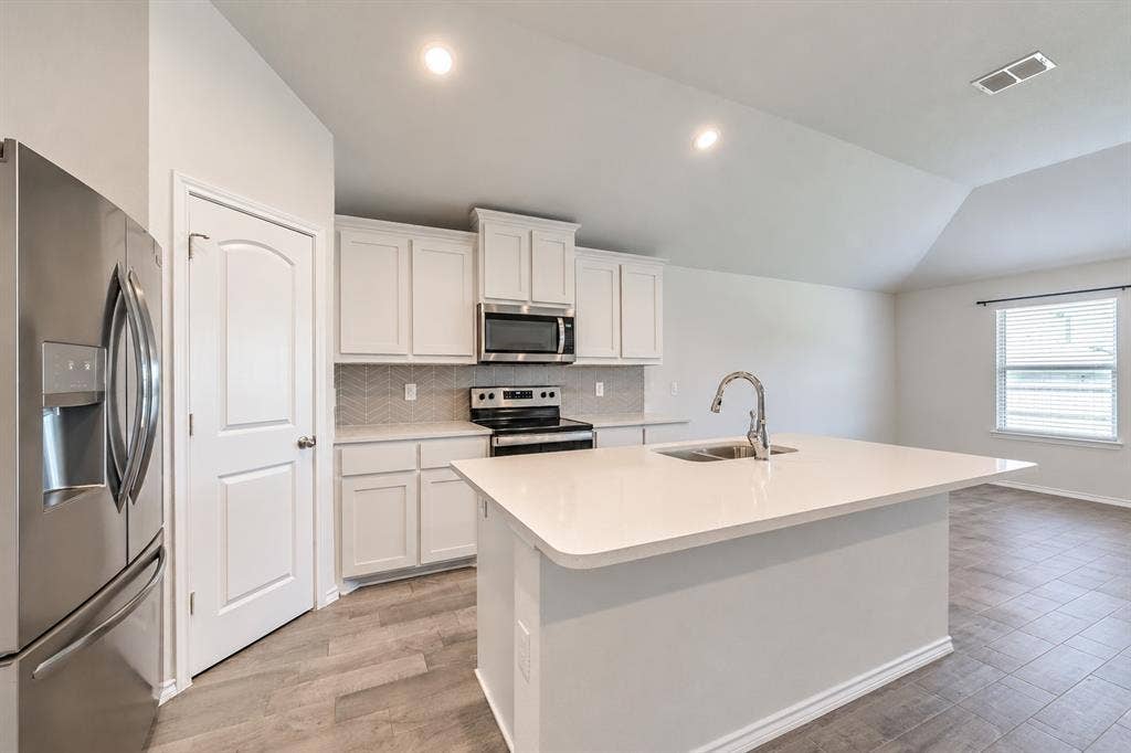 2532 Silver Fox Trail, Weatherford, TX 76087