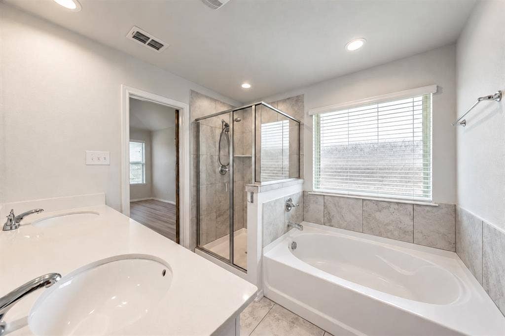 2532 Silver Fox Trail, Weatherford, TX 76087