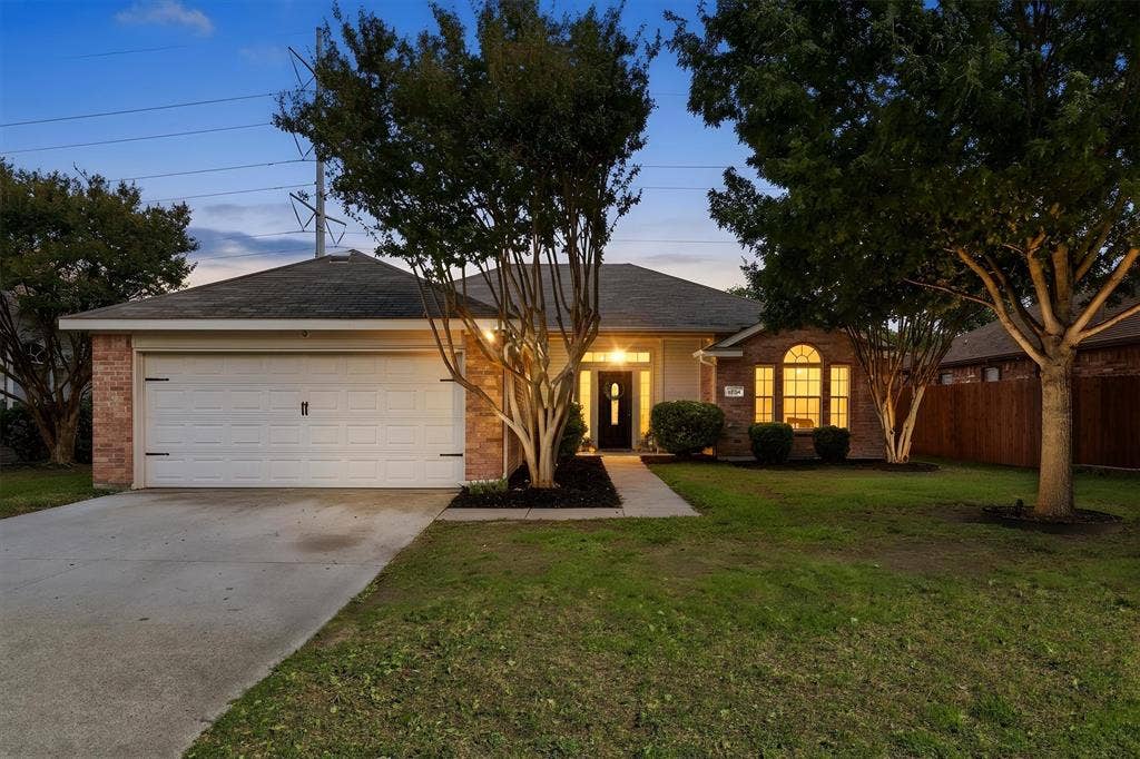 8204 Reel Street, Frisco, TX 75035 8204 Reel Street, Frisco, TX 75035