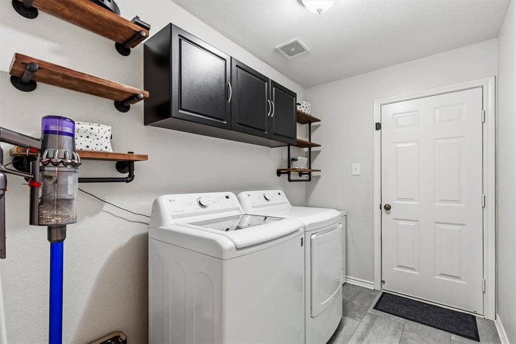 8204 Reel Street, Frisco, TX 75035 8204 Reel Street, Frisco, TX 75035