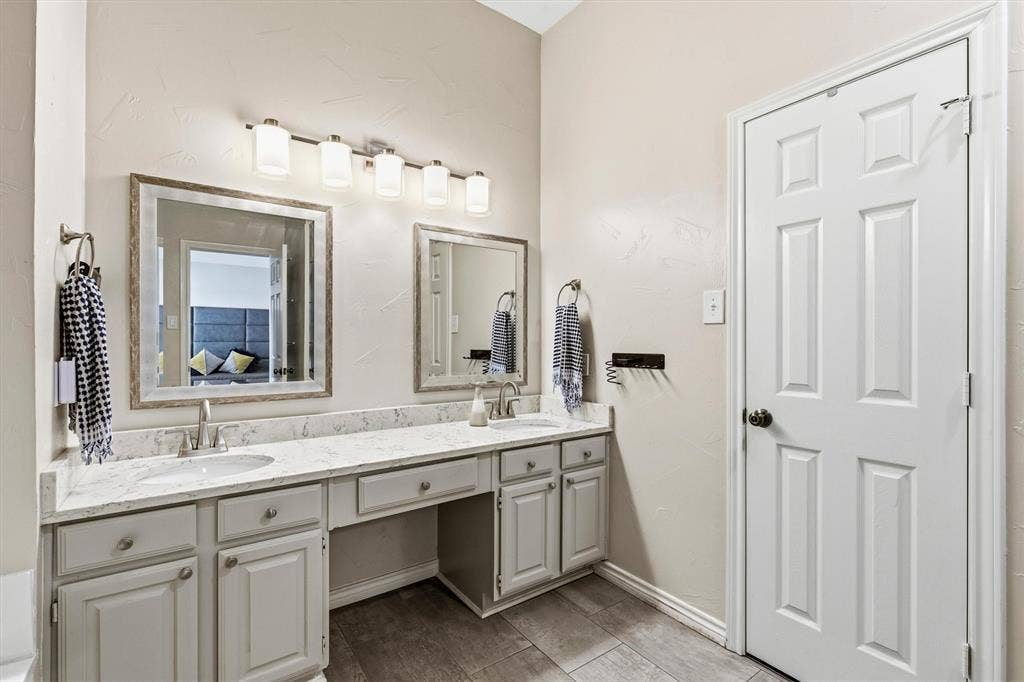 8204 Reel Street, Frisco, TX 75035 8204 Reel Street, Frisco, TX 75035
