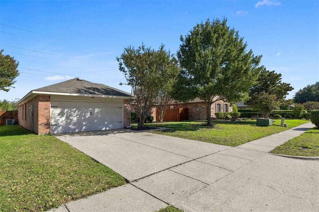 8204 Reel Street, Frisco, TX 75035 8204 Reel Street, Frisco, TX 75035