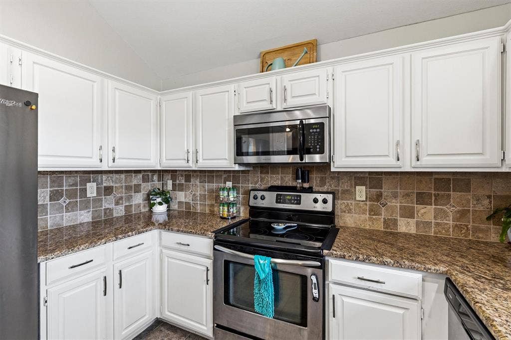 8204 Reel Street, Frisco, TX 75035 8204 Reel Street, Frisco, TX 75035