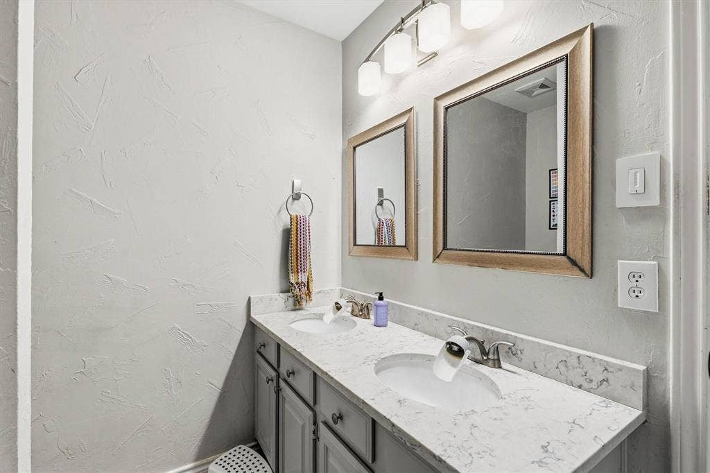 8204 Reel Street, Frisco, TX 75035 8204 Reel Street, Frisco, TX 75035