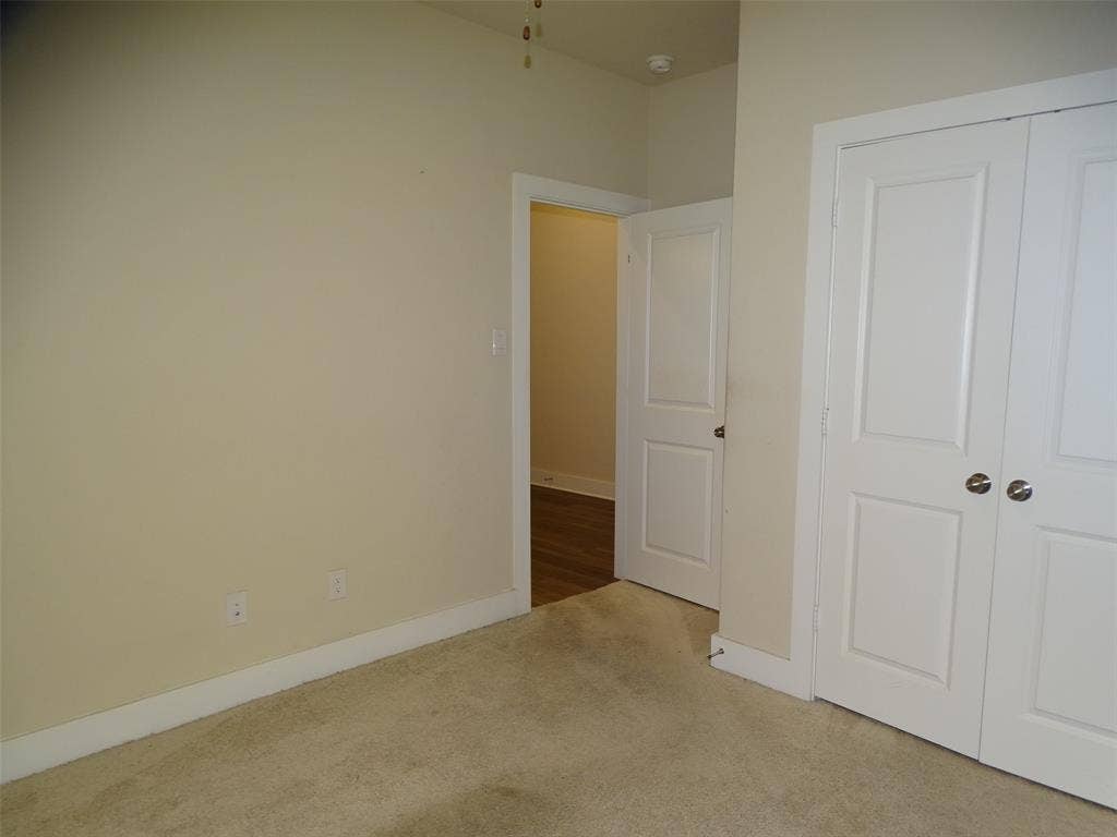 915 Hawthorn Lane, Mansfield, TX 76063