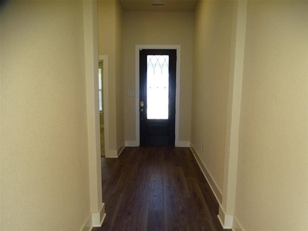 915 Hawthorn Lane, Mansfield, TX 76063