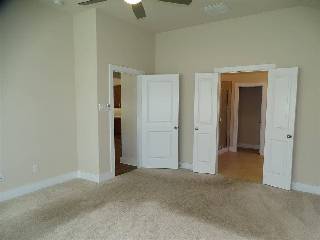 915 Hawthorn Lane, Mansfield, TX 76063