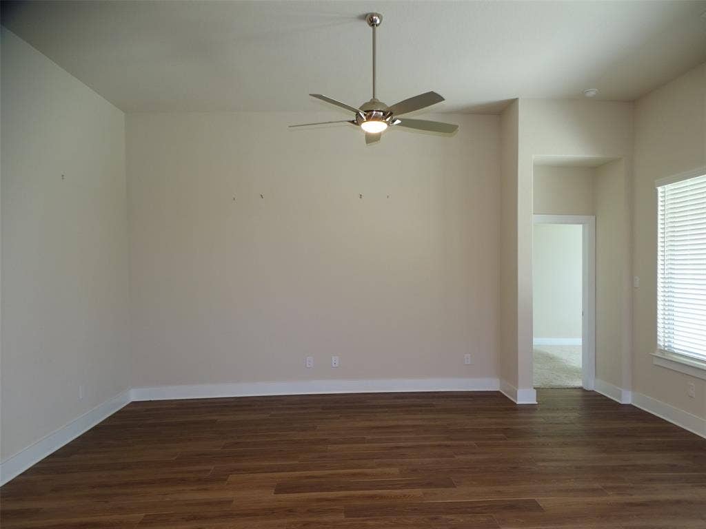 915 Hawthorn Lane, Mansfield, TX 76063