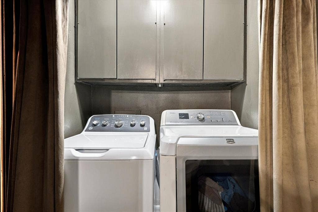 1955 Shorewood Drive, Grapevine, TX 76051 Laundry nook featuring built-in overhead cabinetry