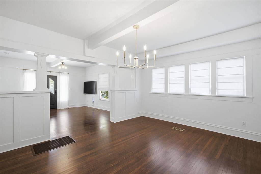 1124 W Arlington Avenue, Fort Worth, TX 76110 1124 W Arlington Avenue, Fort Worth, TX 76110