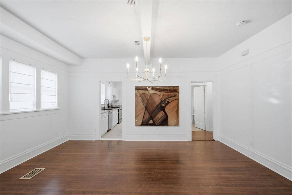 1124 W Arlington Avenue, Fort Worth, TX 76110 1124 W Arlington Avenue, Fort Worth, TX 76110
