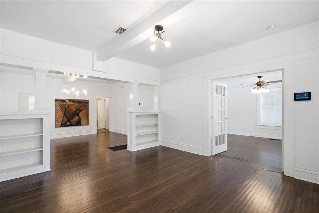 1124 W Arlington Avenue, Fort Worth, TX 76110 1124 W Arlington Avenue, Fort Worth, TX 76110